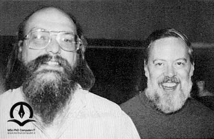 تصویر سمت چپ متعلق به کن تامپسون و سمت راست دنیس ریچی مخترعان UNIX می باشد